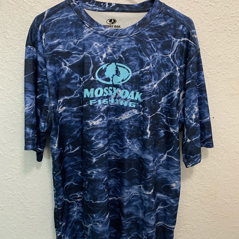 Mossy oak fishing shirt